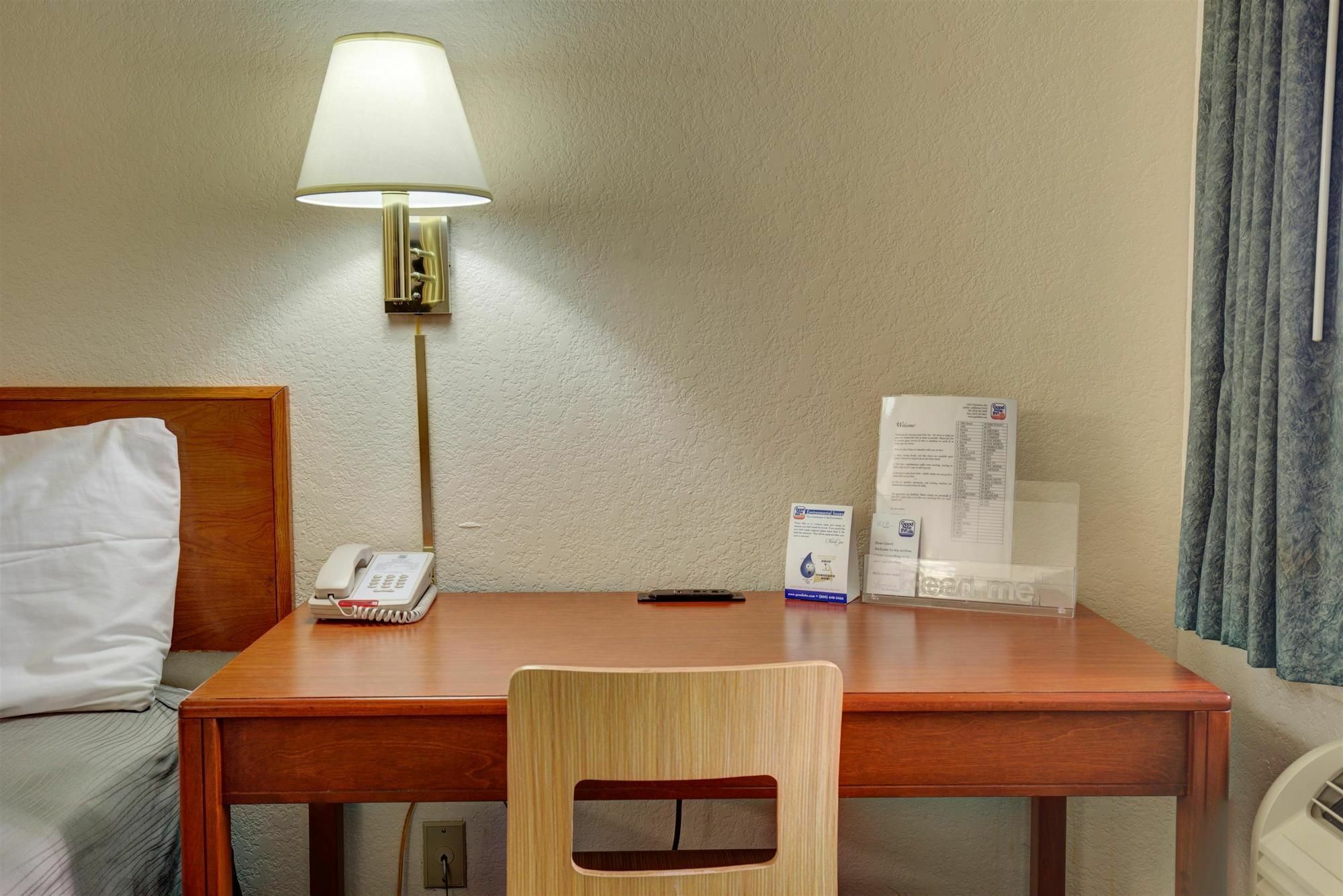 Good Nite Inn Sylmar ลอสแอนเจลิส ภายนอก รูปภาพ